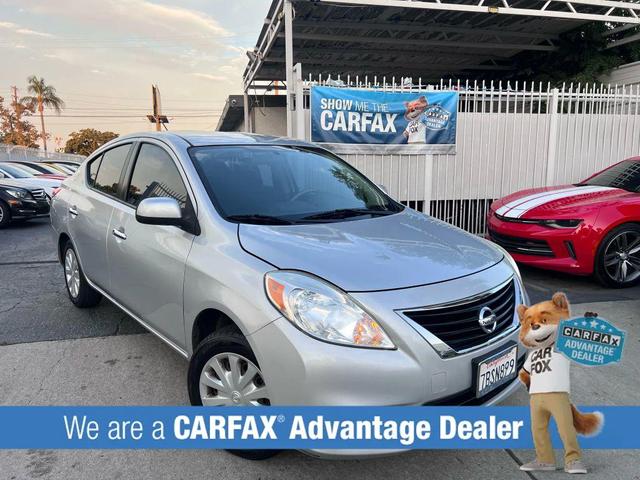 Photo of 2012 Brilliant Silver Metallic Nissan Versa