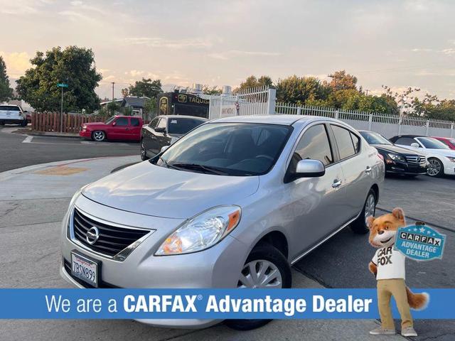 Photo of 2012 Brilliant Silver Metallic Nissan Versa