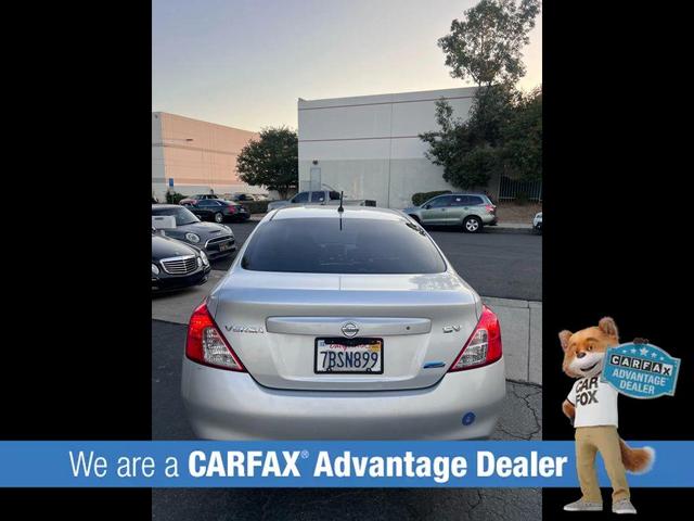 Photo of 2012 Brilliant Silver Metallic Nissan Versa