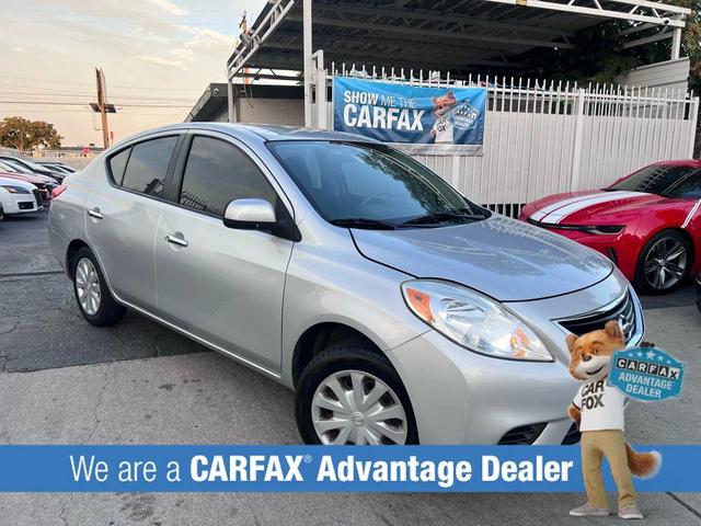 Photo of 2012 Brilliant Silver Metallic Nissan Versa