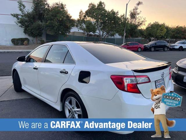 Photo of 2014 White Toyota Camry