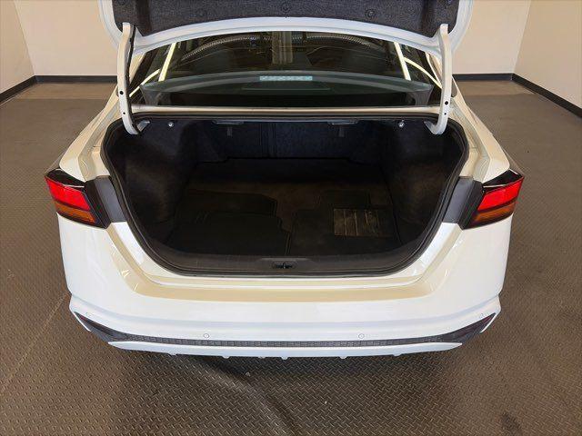Photo of 2025 White Nissan Altima