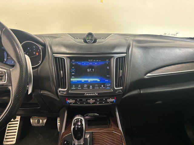 Photo of 2017 Blue Maserati Levante