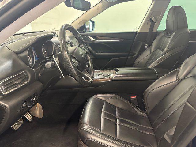 Photo of 2017 Blue Maserati Levante