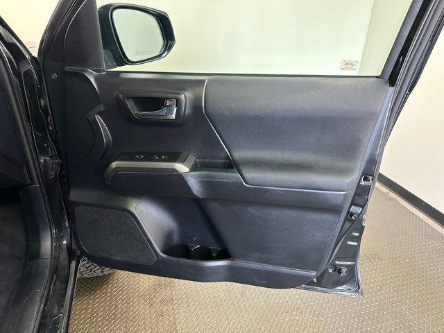 Photo of 2018 Midnight Black Metallic Toyota Tacoma