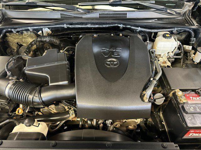 Photo of 2018 Midnight Black Metallic Toyota Tacoma