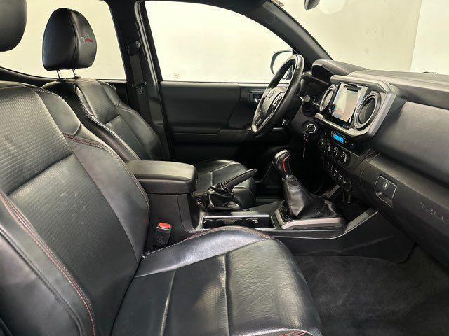 Photo of 2018 Midnight Black Metallic Toyota Tacoma