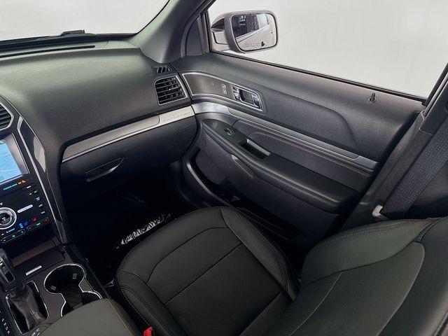 Photo of 2019 Agate Black Metallic Ford Explorer