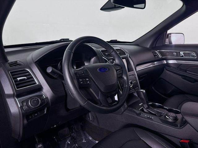 Photo of 2019 Agate Black Metallic Ford Explorer