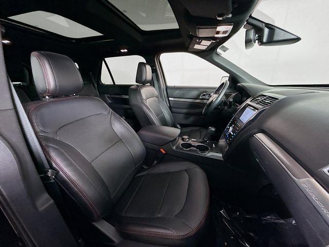 Photo of 2019 Agate Black Metallic Ford Explorer