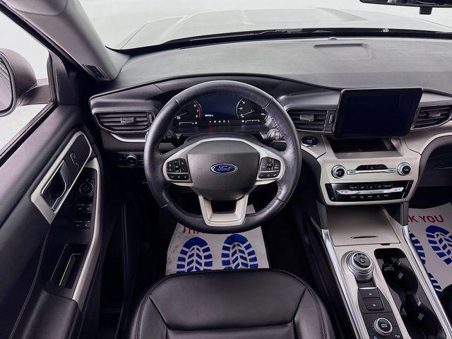 Photo of 2022 Carbonized Gray Metallic Ford Explorer