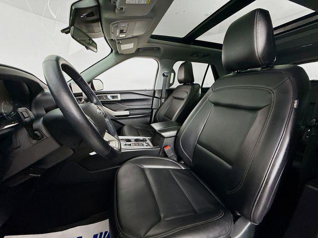 Photo of 2022 Carbonized Gray Metallic Ford Explorer