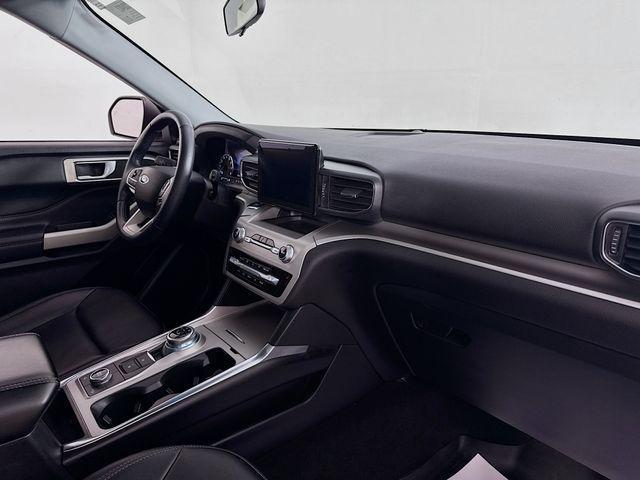 Photo of 2022 Carbonized Gray Metallic Ford Explorer