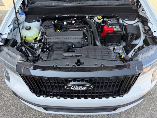 Photo of 2025 Oxford White Ford Maverick