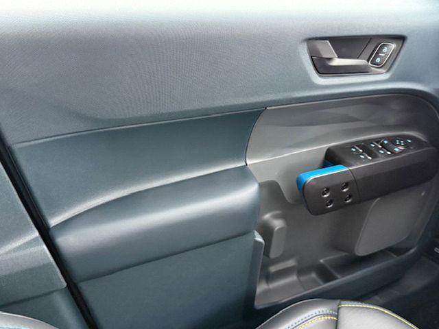 Photo of 2025 Oxford White Ford Maverick