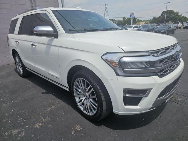 Photo of 2022 Star White Metallic Tri-Coat Ford Expedition