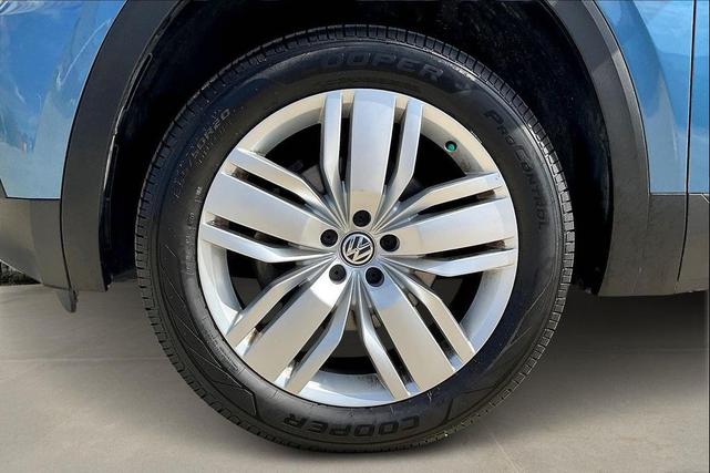Photo of 2019 Pacific Blue Metallic Volkswagen Atlas