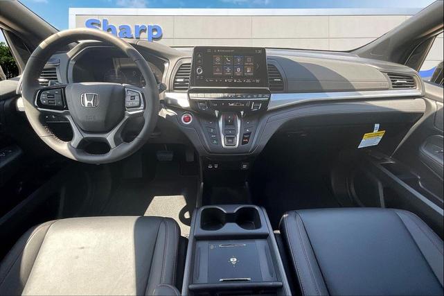 Photo of 2026 Platinum White Pearl Honda Odyssey
