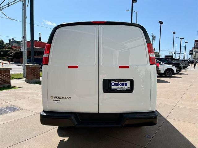 Photo of 2023 Summit White Chevrolet Express 3500