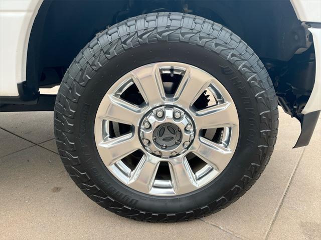 Photo of 2019 White Platinum Ford F-350