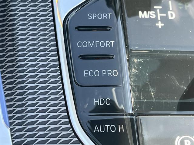 Photo of 2023 Mineral White Metallic BMW X5