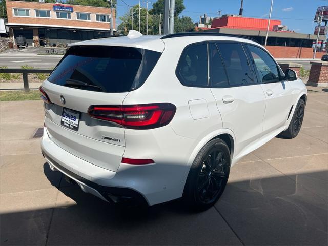 Photo of 2023 Mineral White Metallic BMW X5