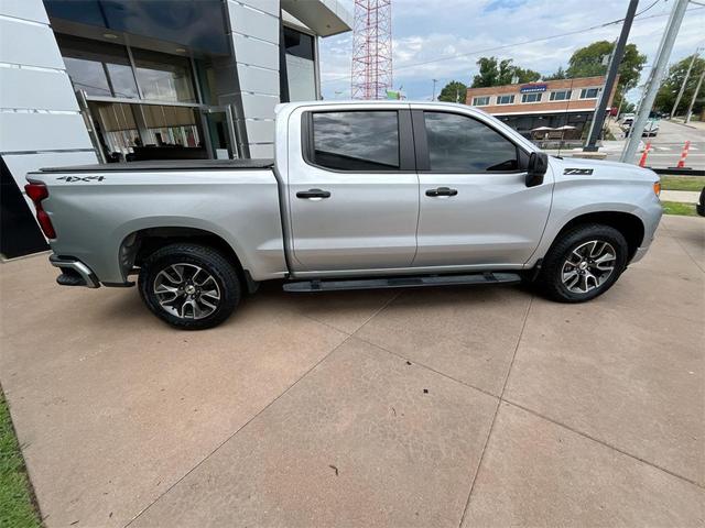 Photo of 2022 Silver Ice Metallic Chevrolet Silverado 1500