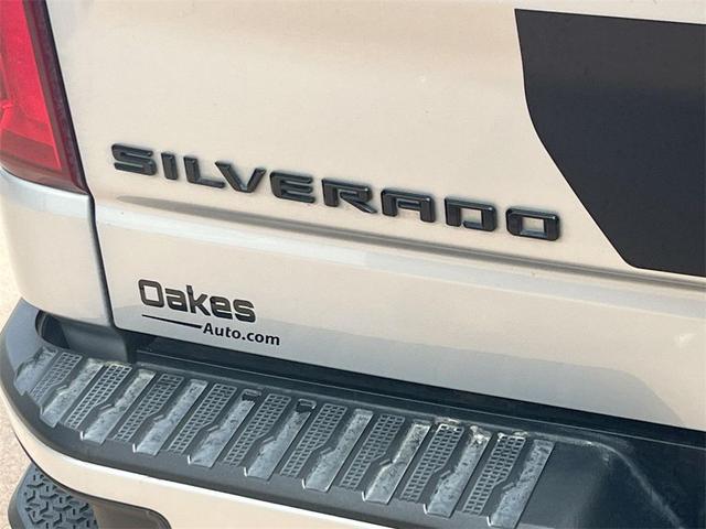 Photo of 2022 Silver Ice Metallic Chevrolet Silverado 1500