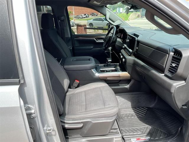 Photo of 2022 Silver Ice Metallic Chevrolet Silverado 1500