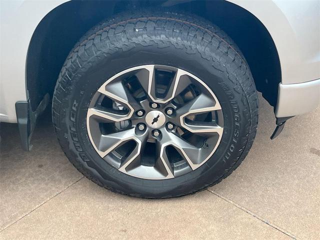 Photo of 2022 Silver Ice Metallic Chevrolet Silverado 1500