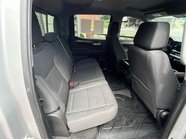 Photo of 2022 Silver Ice Metallic Chevrolet Silverado 1500