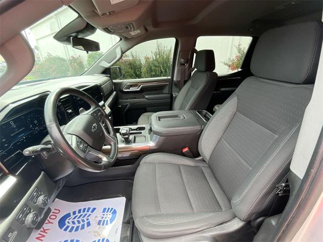 Photo of 2022 Silver Ice Metallic Chevrolet Silverado 1500