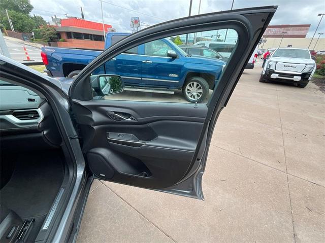 Photo of 2022 Satin Steel Metallic GMC Acadia