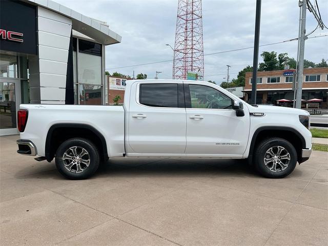 Photo of 2025 Summit White GMC Sierra 1500