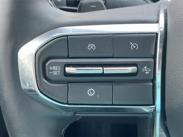 Photo of 2025 Summit White GMC Acadia