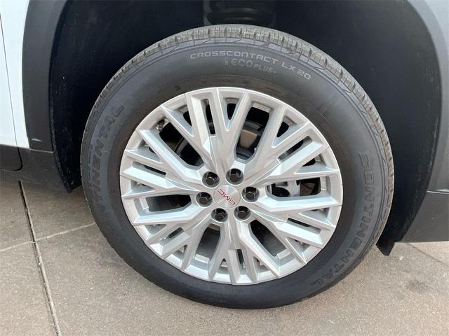 Photo of 2025 Summit White GMC Acadia