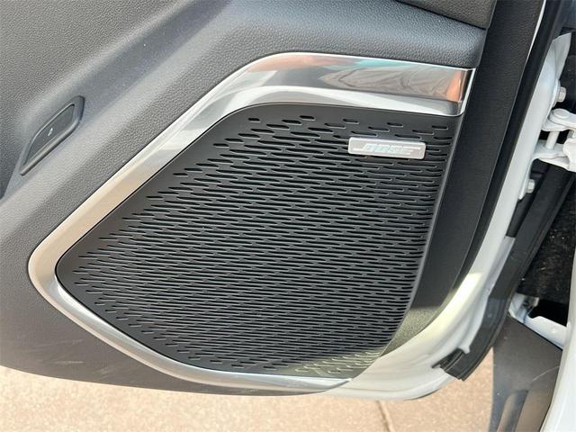 Photo of 2025 Summit White GMC Acadia