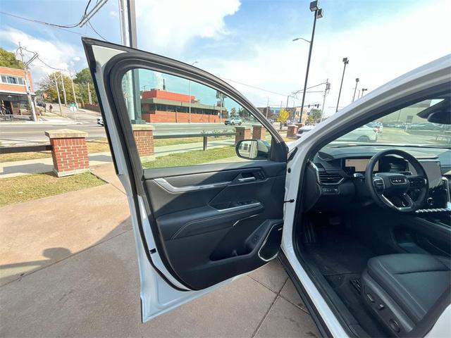 Photo of 2025 Summit White GMC Acadia