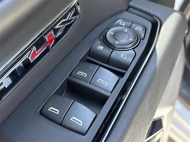 Photo of 2025 Summit White GMC Sierra 1500