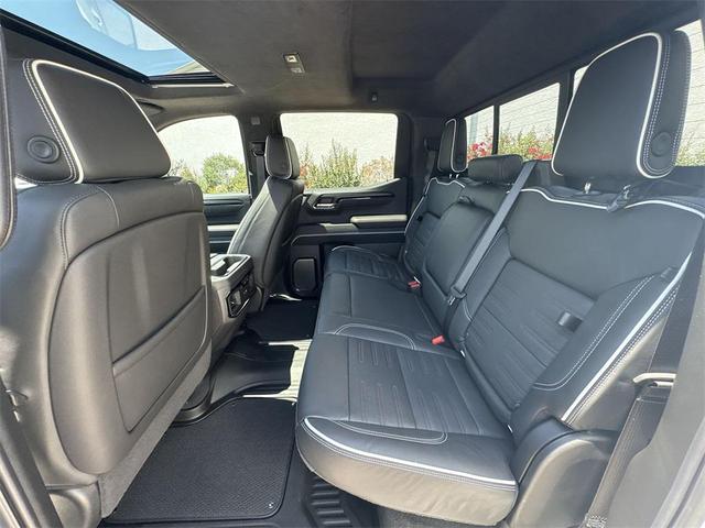 Photo of 2025 Summit White GMC Sierra 1500