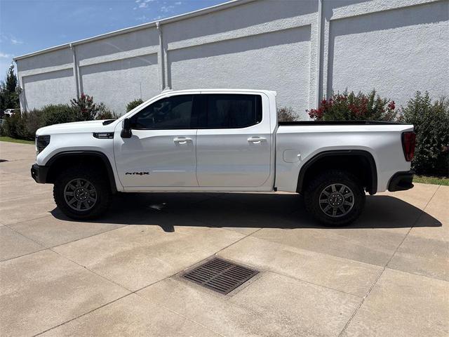 Photo of 2025 Summit White GMC Sierra 1500