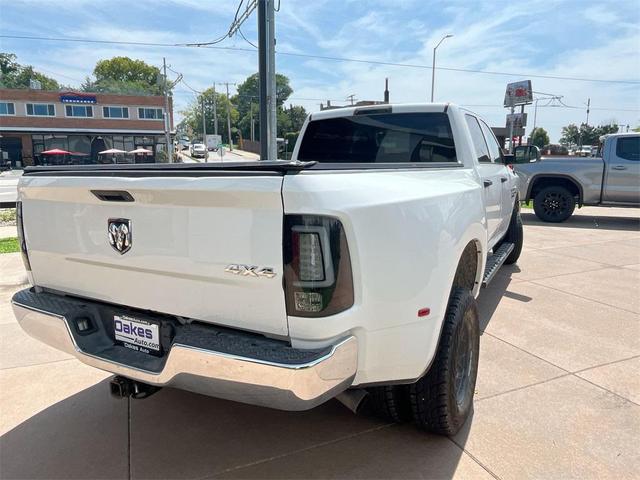 Photo of 2018 Bright White Clearcoat RAM 3500
