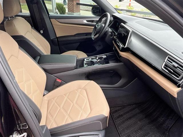 Photo of 2024 Deep Black Pearl Volkswagen Atlas Cross Sport