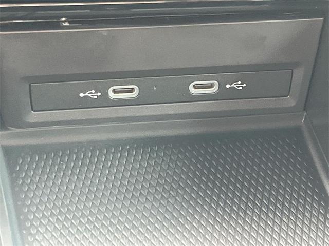Photo of 2024 Deep Black Pearl Volkswagen Atlas Cross Sport
