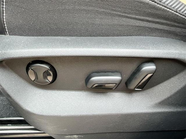 Photo of 2024 Deep Black Pearl Volkswagen Atlas Cross Sport