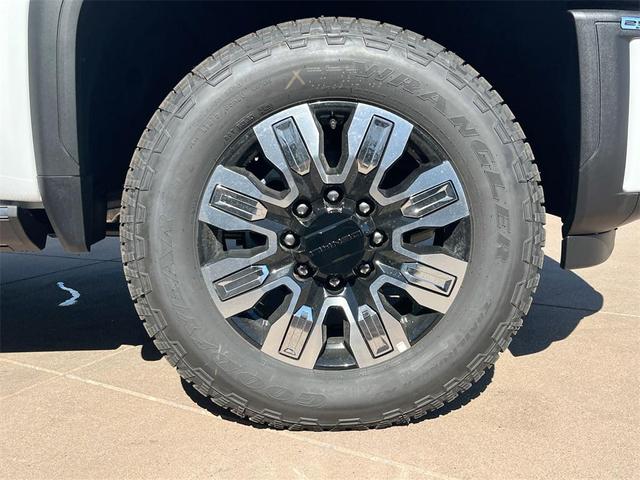 Photo of 2025 Summit White GMC Sierra 2500