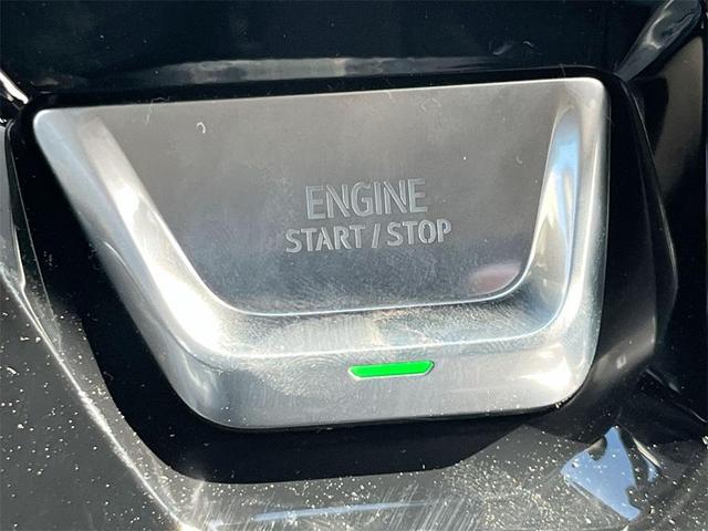 Photo of 2025 Summit White GMC Sierra 2500