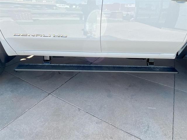 Photo of 2025 Summit White GMC Sierra 2500
