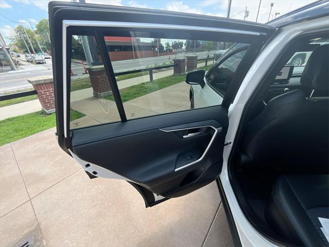 Photo of 2024 Ice Cap Toyota RAV4 Hybrid