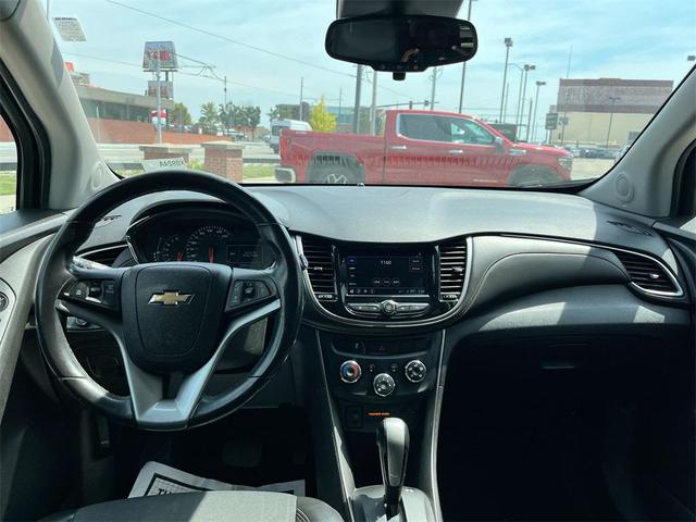 Photo of 2018 Silver Ice Metallic Chevrolet Trax